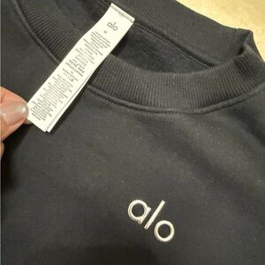 ALO Yoga Black Crewneck Accolade